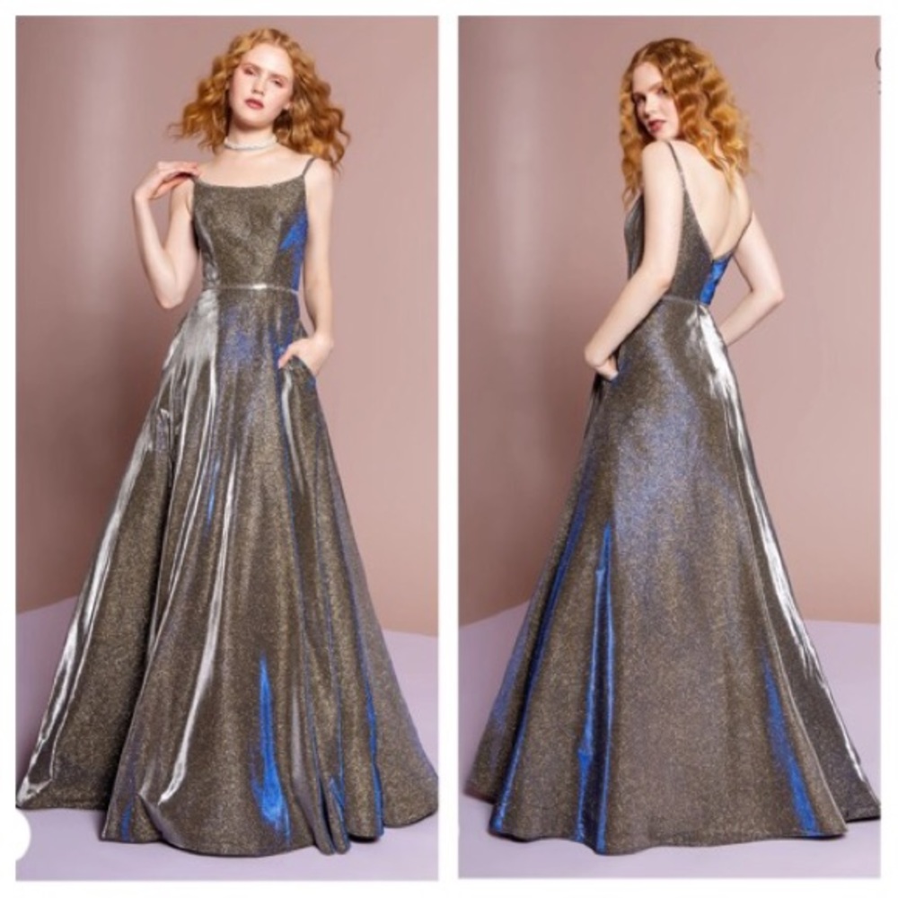 ELIZABETH K GLITTER A-LINE GOWN, SIZE M GRADUATION